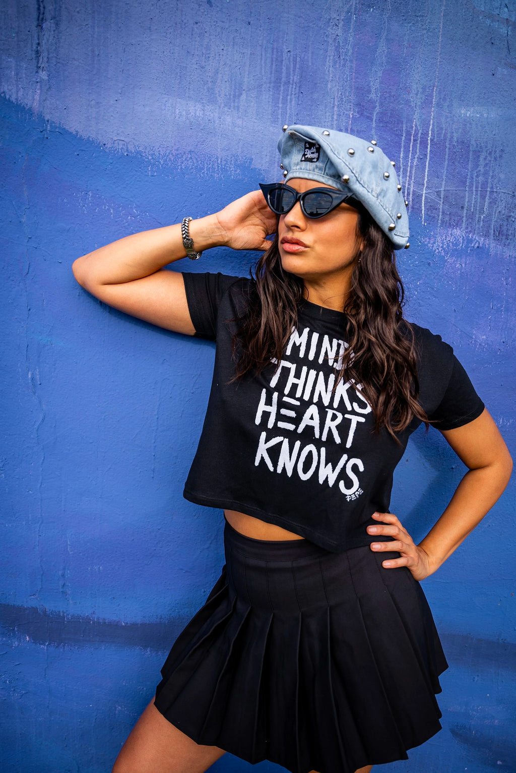 Cropped Top Tee - Mind Thinks Heart Knows (Black)